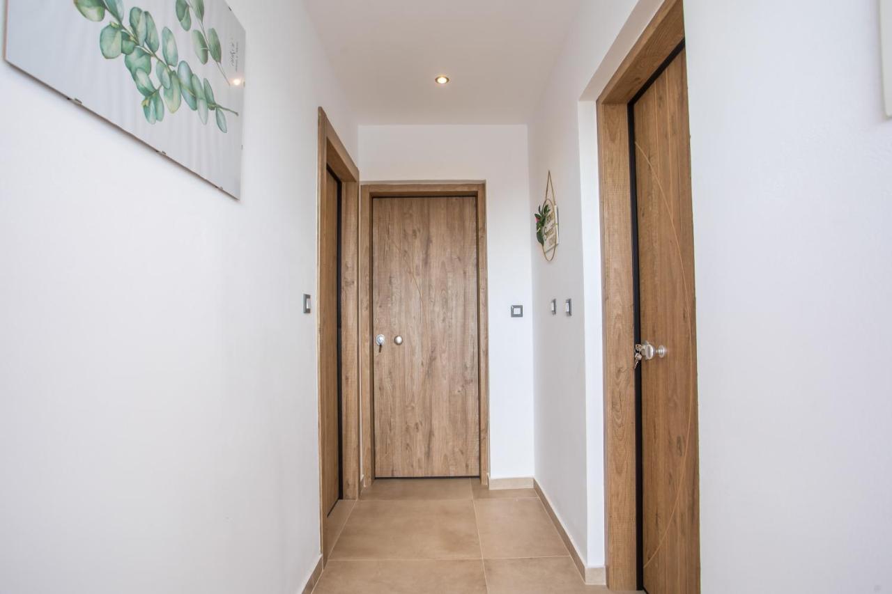 M&E Apartments ハラキ エクステリア 写真
